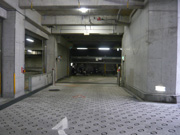 地下駐車場1